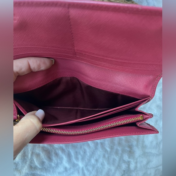 EUC Prada Milano Saffiano Leather Ribbon Bow Envelope Long Snap Button Wallet - Picture 10 of 13